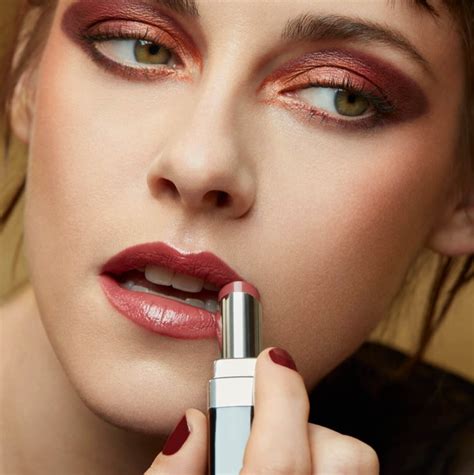 Kristen Stewart Stuns in Chanel Makeup Fall 2023 Ad 